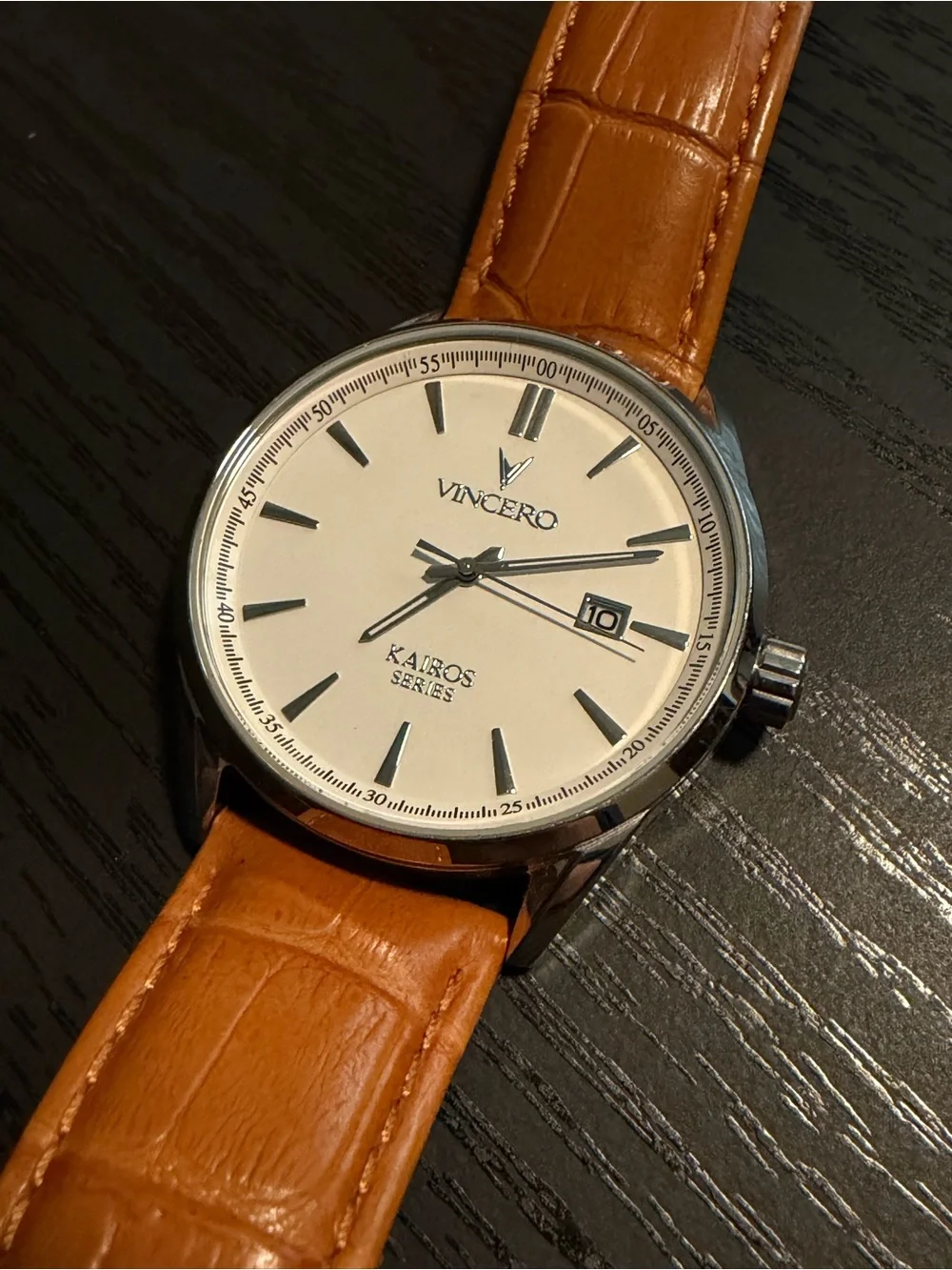 (2) Vincero Kairo men’s watches with 3 interchangeable straps